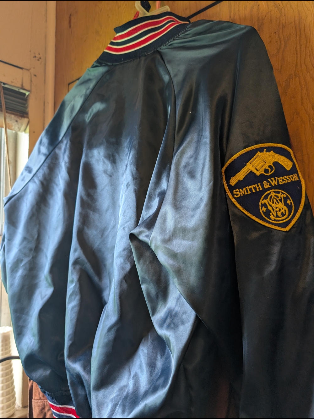 vintage 80's blue bomber Style Windbreaker jacket W/Smith & Wesson Patch Large - Picture 6 of 6